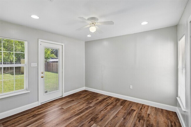 Foto del edificio - 403 E Second Street Unit