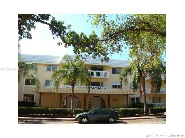 Primary Photo - 100 Edgewater Dr