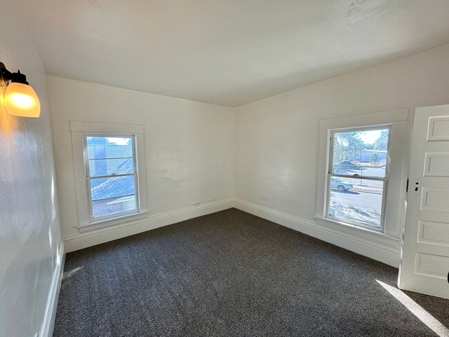 Foto del edificio - 5008 N Nelson St