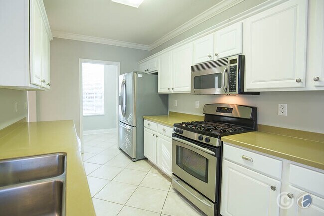 Building Photo - 6121 Fishhawk Crossing Blvd