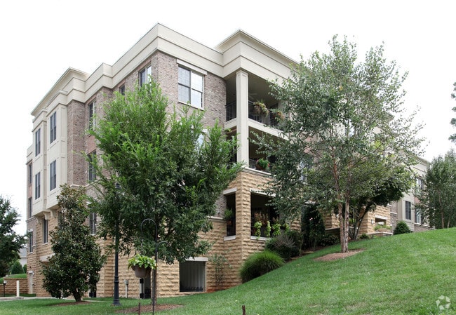 Building Photo - Essex at Glen Eden