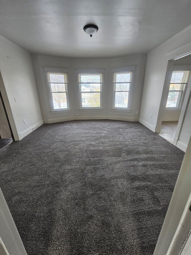 Foto principal - 226 13th St N