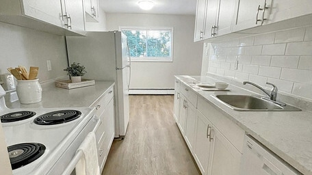 Primary Photo - Olympia Court Apartments