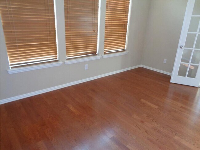 Foto del edificio - 2325 Shoal Creek Ln
