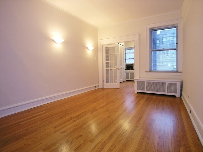 Foto del diseño de interior - 7710 N Eastlake Ter