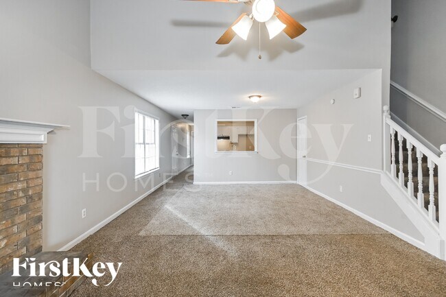 Foto del edificio - 5855 Plum Valley Dr