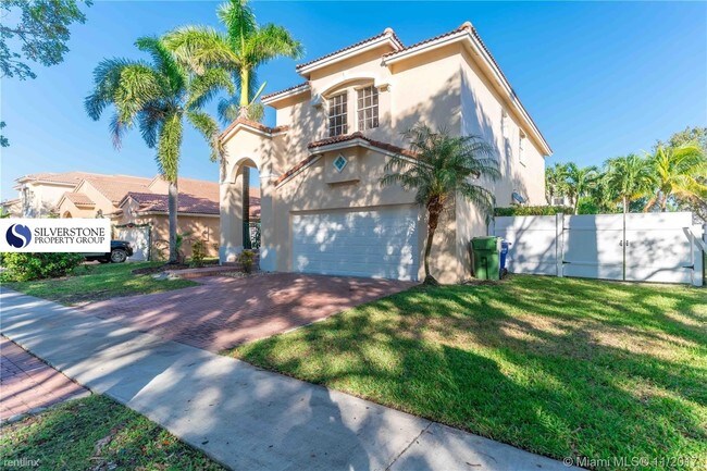 Building Photo - 1043 NW 184th Way