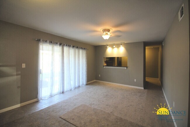 Building Photo - Beautiful 2 Bedroom Unit at Spanish Villas!