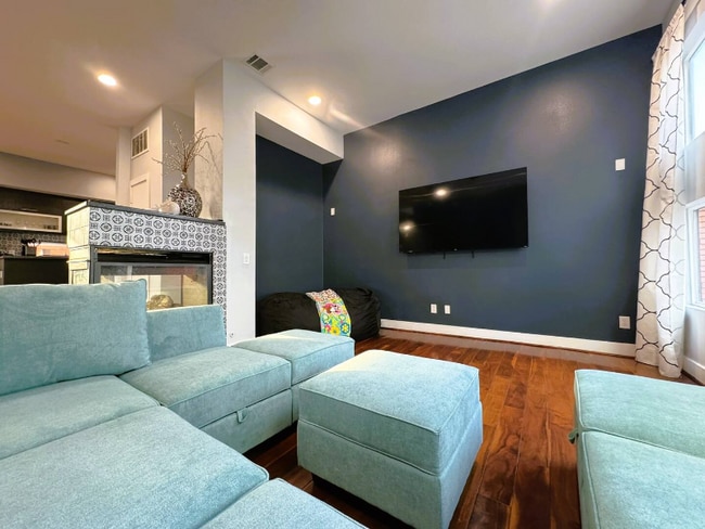 Foto del edificio - 906 Hutchins St