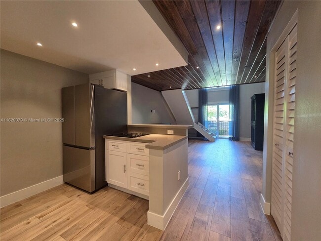 Building Photo - 8650 SW 109th Ave