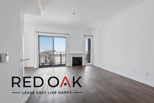 Building Photo - Extraordinary Top Floor Two Bedroom with P...