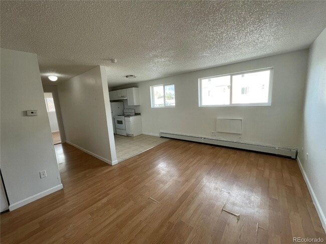 Photo - 1622 Alton St Apartment