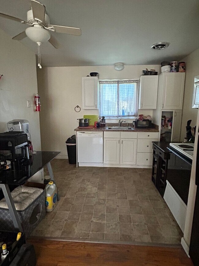 Foto del edificio - 2 Bedroom, 1 Bath Duplex