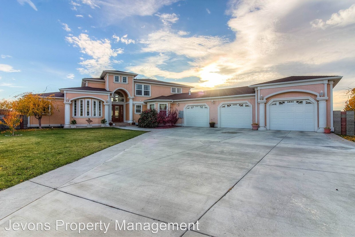 Primary Photo - 5 br, 3 bath House - 704 N 54th St