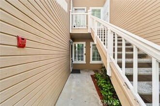 Building Photo - 3860 Amberly Dr
