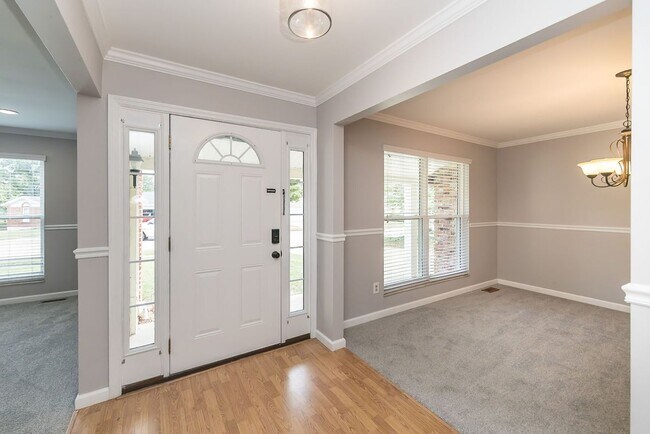 Foto del edificio - 15451 Duxbury Way