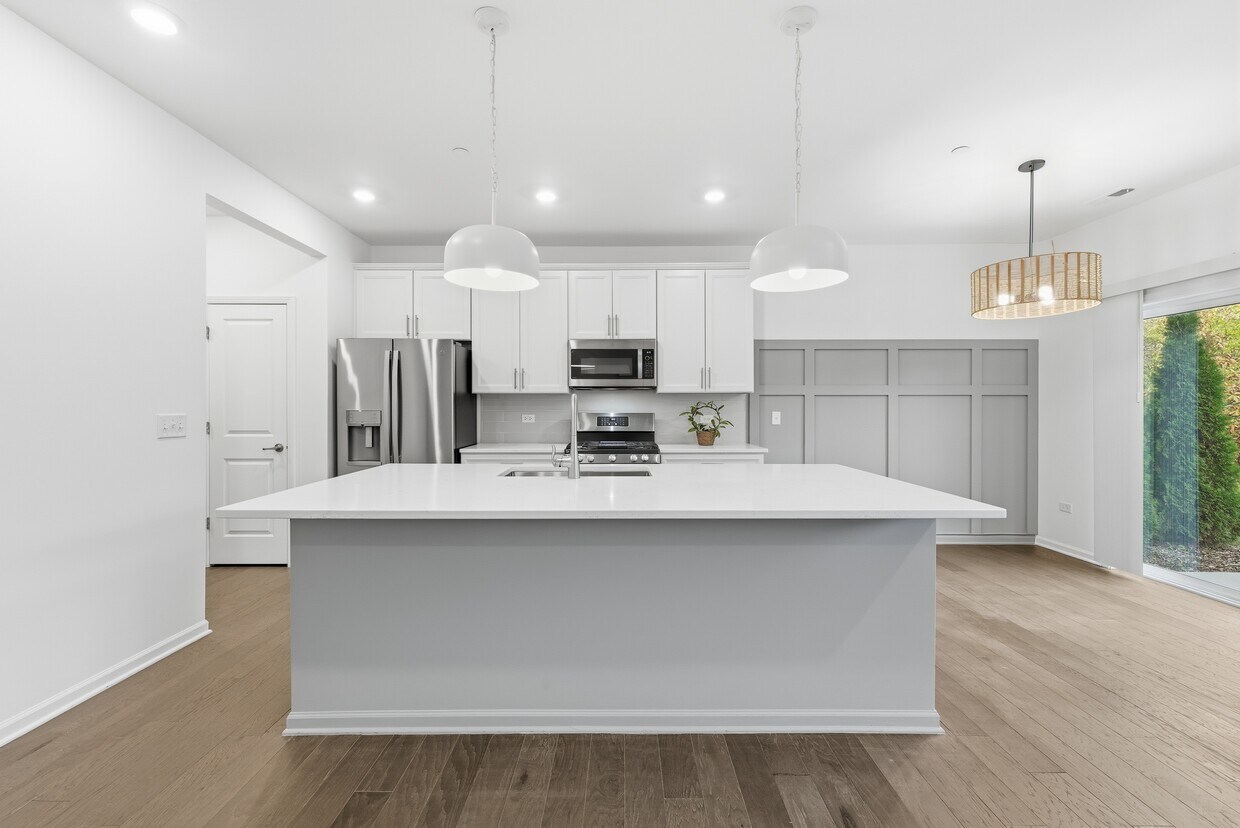 Primary Photo - 2666 Martini St