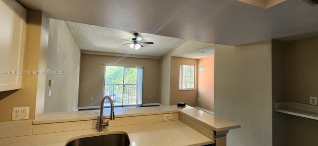 Building Photo - 4151 N Haverhill Rd