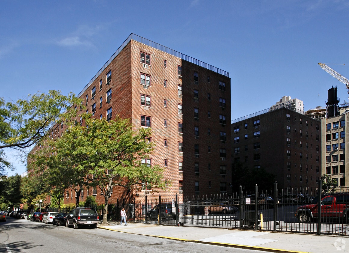 Clinton Manor Apartments in New York, NY