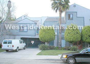 Primary Photo - 6337 Primrose Ave