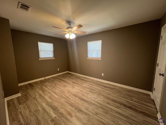 Building Photo - 116 Vickie Dr