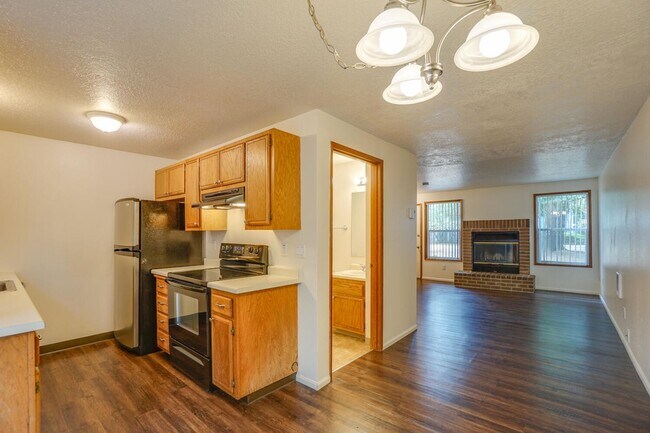 Foto del edificio - **Free April Rent **Fanno Creek Condo - Lovely Condo in Heart of Tigard