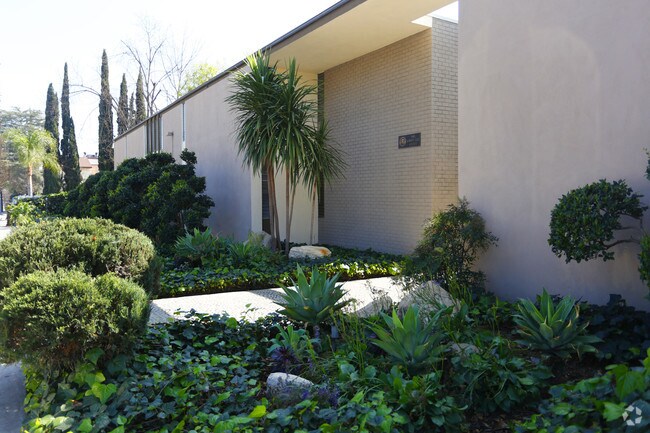 Foto del edificio - 14024 Oxnard St