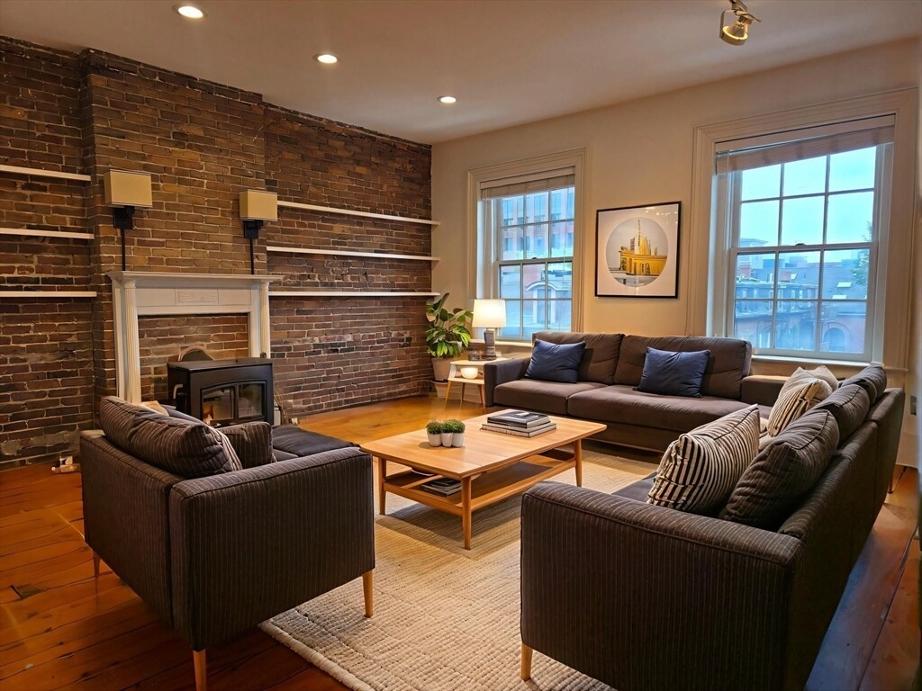 Foto principal - 61 Otis St