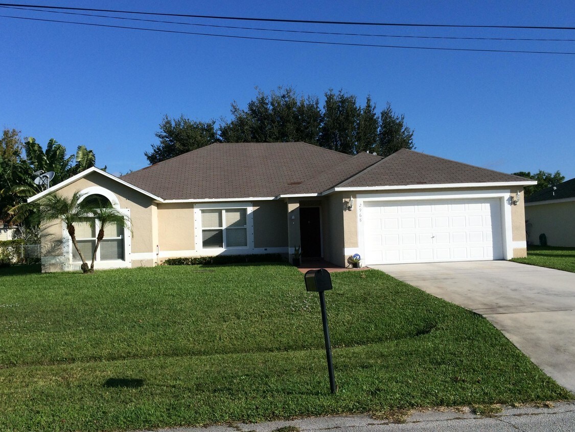 Foto principal - 2968 SE Buccaneer Circle