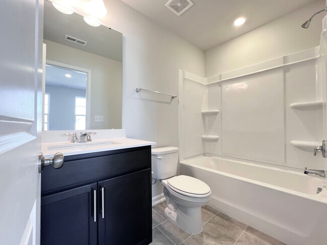 Building Photo - 1988 Rosedale Rdg Ave