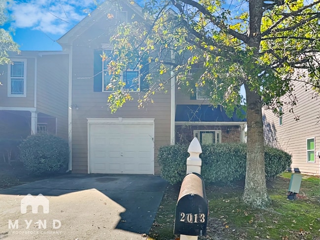 Building Photo - 2013 Briar Creek Ct NE