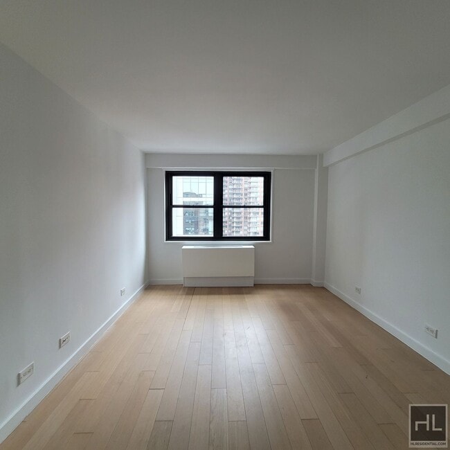 Building Photo - East 39th Street