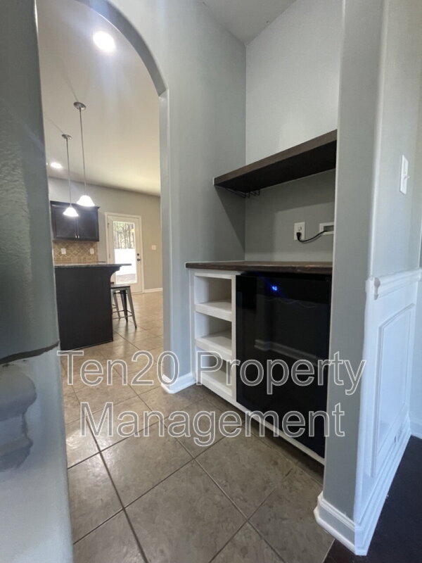 Foto del edificio - 4955 Brightstar Ln