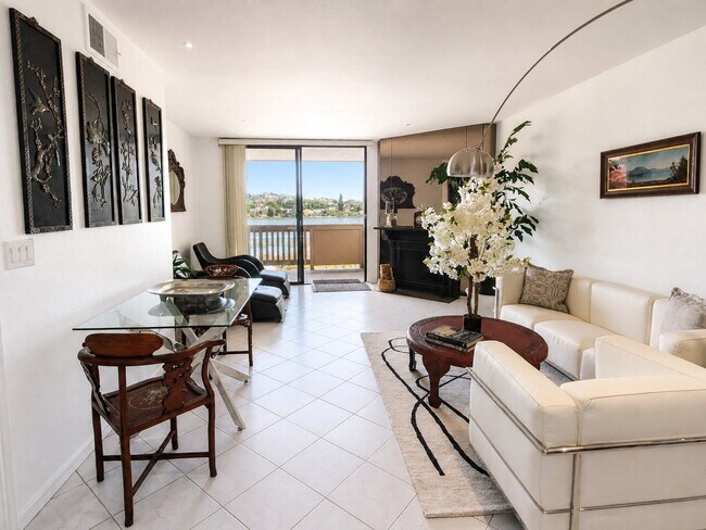 Building Photo - 3098 Rue D’Orleans