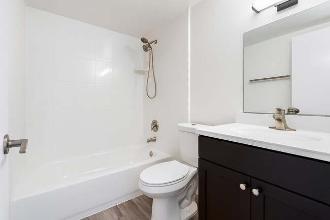 Foto del edificio - 704 SW 81st Ave