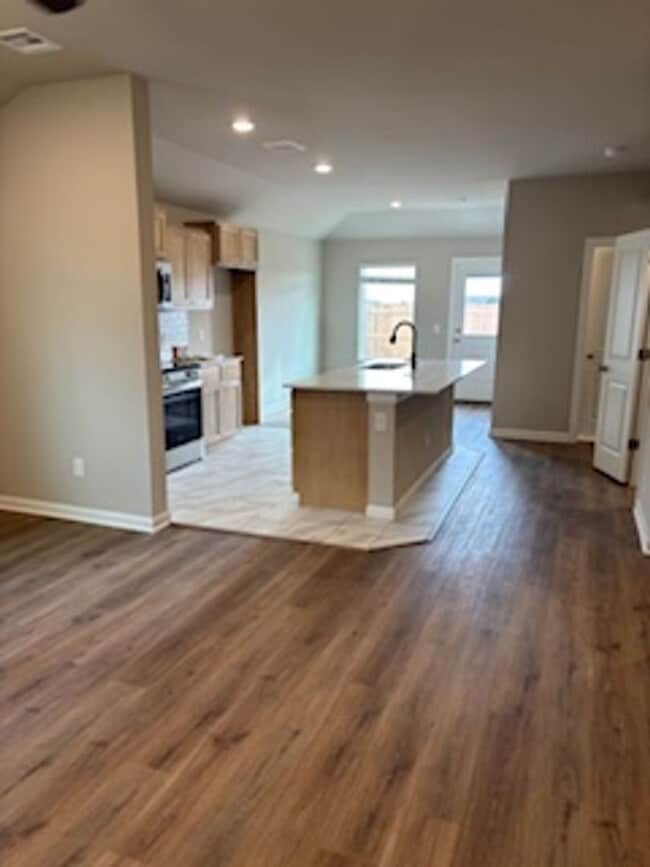 Foto del edificio - 1st Month Free!