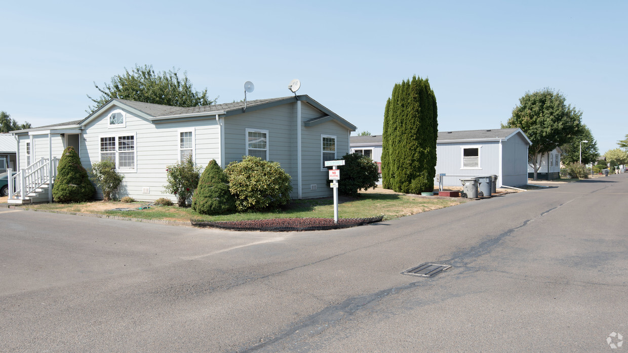 Building Photo - Lake Creek Ranch Manufactured