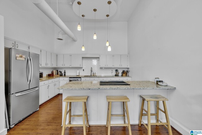 Building Photo - 2112 Morris Ave