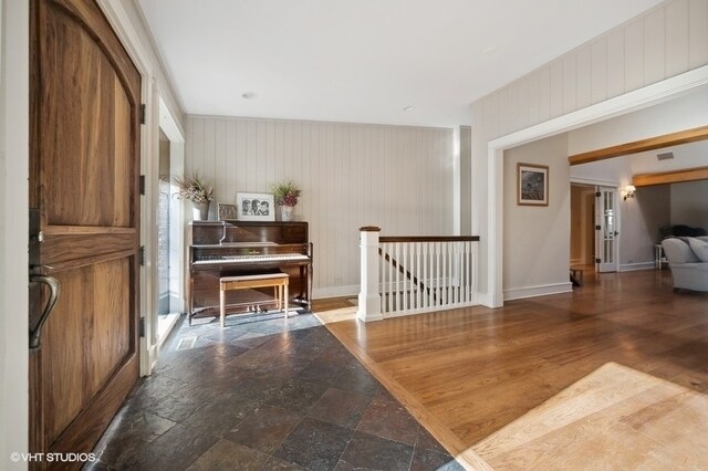 Foto del edificio - 687 Birch Rd