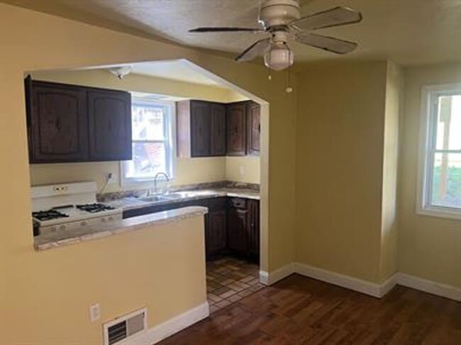 Photo - 1222 Broadway Ave Apartment