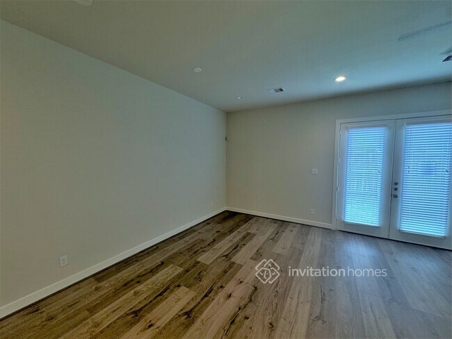 Building Photo - 10438 Executive Lake Dr