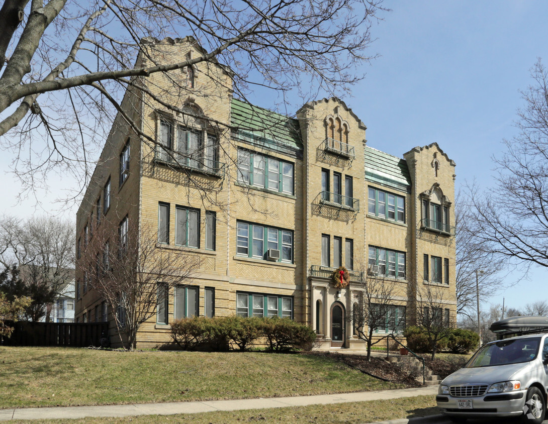 Building Photo - Kilbourn Knoll Apartments