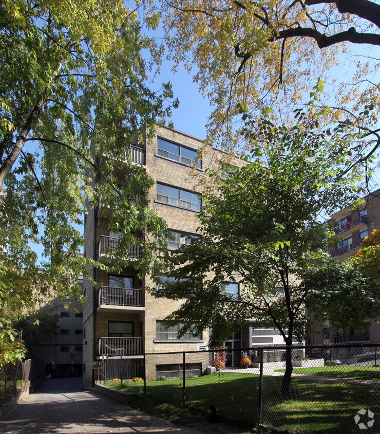 47 Spencer Ave, Toronto, ON M6K 1G8 Apartments 47 Spencer Ave Toronto