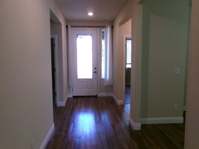 Foto del edificio - Beautiful 3bd, Office, 2 bath home in Spanish Springs