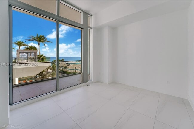 Building Photo - 153 N Seabreeze Blvd