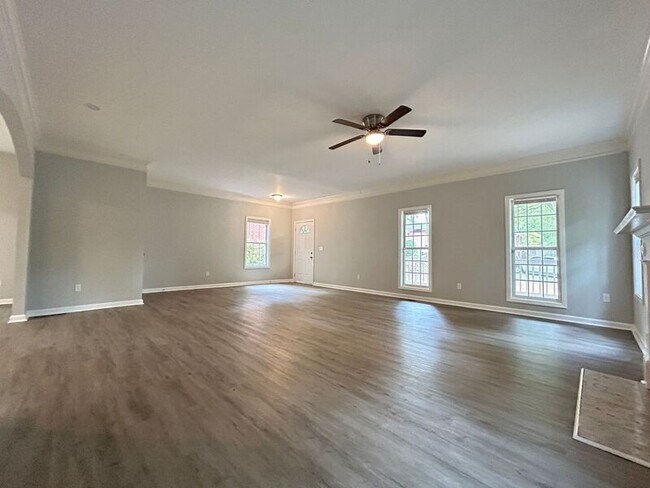Building Photo - 190 Stanhope Cir NW