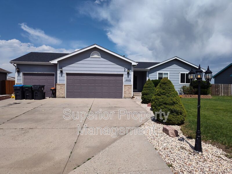 Primary Photo - 2003 Meadow Dr