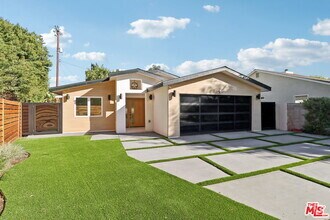 Building Photo - 4656 Greenbush Ave