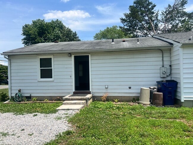 Building Photo - 9442 Shiloh Dr