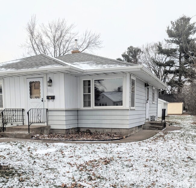 Peaceful living awaits on a quiet street that's close to everything Eau Claire has to offer! - 910 Maple St